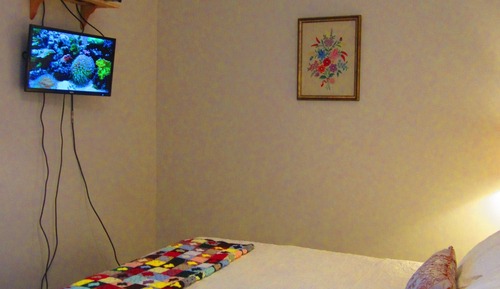 Chambre Standard, 1 grand lit, salle de bains commune