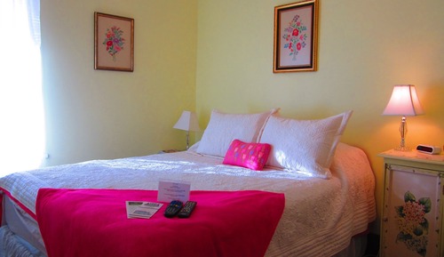 Chambre Standard, 1 grand lit, salle de bains commune