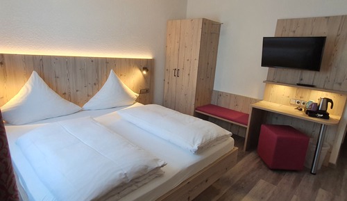 Chambre Double, salle de bains privée