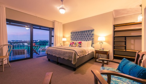 Chambre Luxe Double ou avec lits jumeaux, 1 très grand lit, balcon, vue partielle sur l'océan
