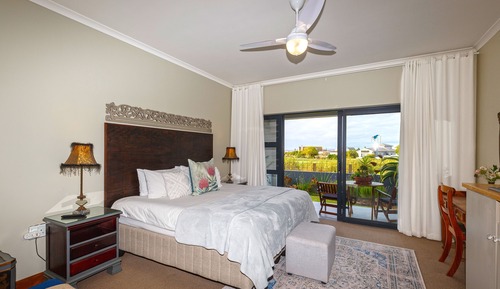 Chambre Luxe Double ou avec lits jumeaux, 1 très grand lit, patio, vue golf