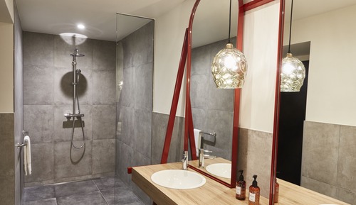 Suite, 1 lit double, vue cour intérieure