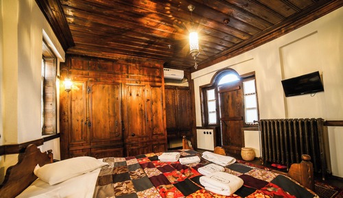 Chambre Double Deluxe, 1 très grand lit, vue cour intérieure