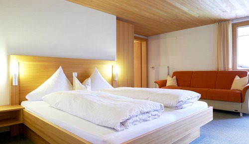 Chambre Double Classique, 1 très grand lit, balcon
