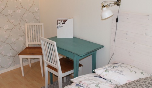 Chambre Double Standard, 1 lit double, salle de bains commune