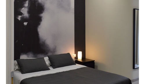 Chambre Triple, salle de bains attenante, vue colline