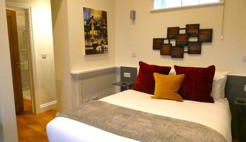 Chambre Double Standard, salle de bains attenante (Ground Floor Double)
