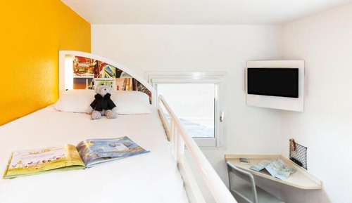 Chambre Triple, plusieurs lits (salle de bain commune)