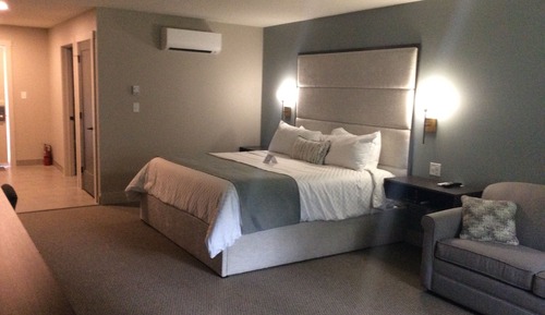 Chambre Simple Deluxe, 1 très grand lit et 1 canapé-lit