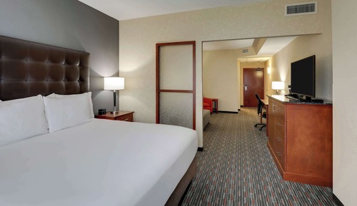 Chambre Deluxe, 1 très grand lit et 1 canapé-lit