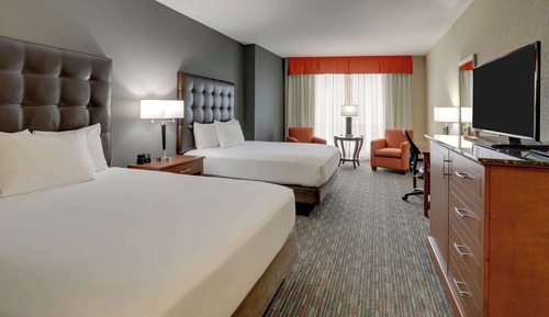 Chambre Deluxe, 2 grands lits, réfrigérateur et four à micro-ondes