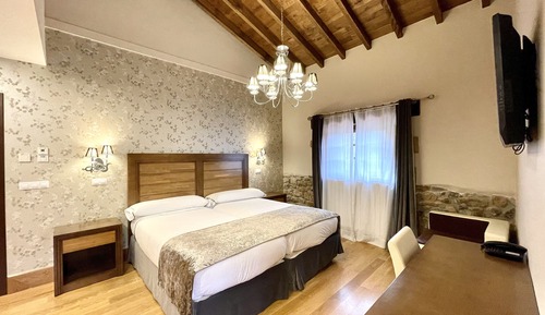 Suite Supérieure, accessible aux personnes à mobilité réduite, salle de bains privée