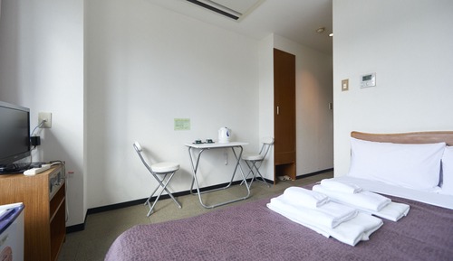 Chambre Double, 1 grand lit 1 place, fumeurs