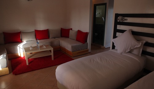 Chambre Confort Double ou avec lits jumeaux, 1 très grand lit, vue piscine