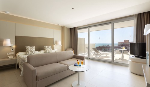 Chambre Junior, terrasse, vue mer
