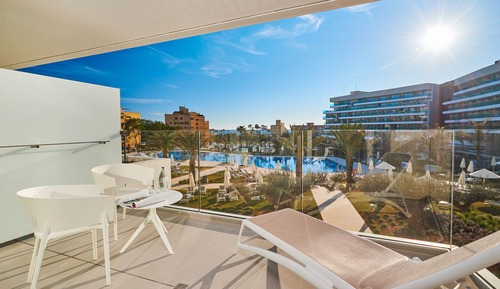 Suite Junior, terrasse, vue piscine