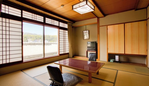 Chambre Tradition, fumeurs (10 tatami mats)