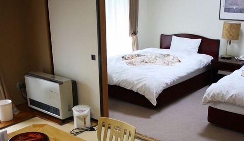 Chambre avec lits jumeaux