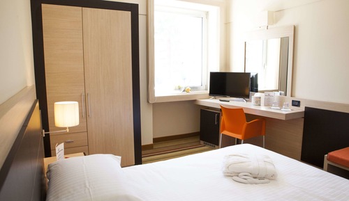 Chambre Simple Classique, 1 chambre, salle de bains attenante, vue ville