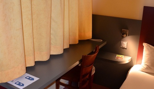 Chambre Double Standard, 1 grand lit, non-fumeurs, vue jardin