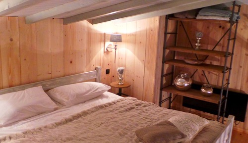 Cabane, salle de bains privée, vue lac (La terre est ronde)