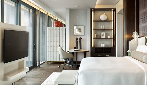 Fairmont, Suite