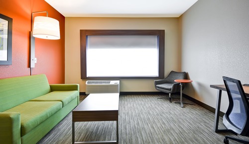 Chambre Standard, 1 très grand lit et 1 canapé-lit