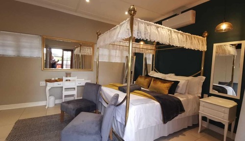 Chambre Confort (Bridal Suite)