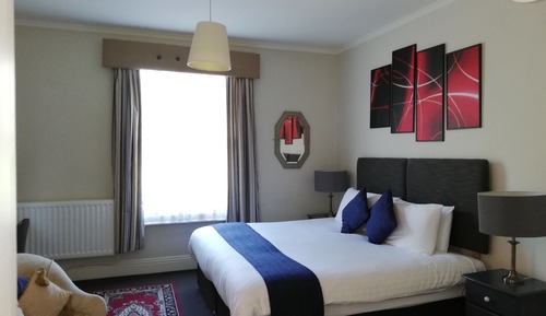 Chambre Double, 1 très grand lit (First Floor)
