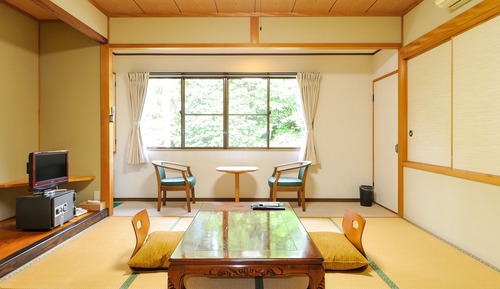 Chambre Tradition (8-tatami mat size, with a toilet)