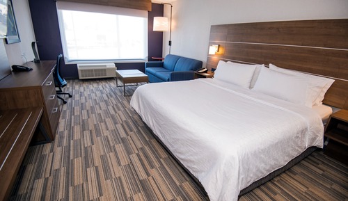 Suite, 1 très grand lit et 1 canapé-lit