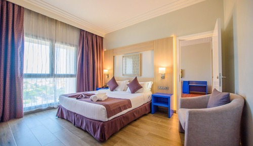 Suite Classique, 1 grand lit et 1 canapé-lit, vue mer
