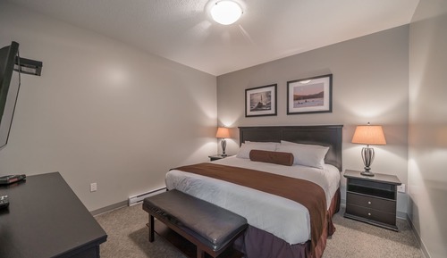 Chambre Deluxe, 1 très grand lit et 1 canapé-lit, réfrigérateur et four à micro-ondes