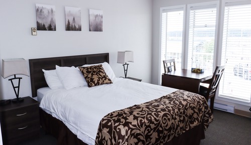 Chambre Simple Standard, 1 grand lit, réfrigérateur et four à micro-ondes, vue marina