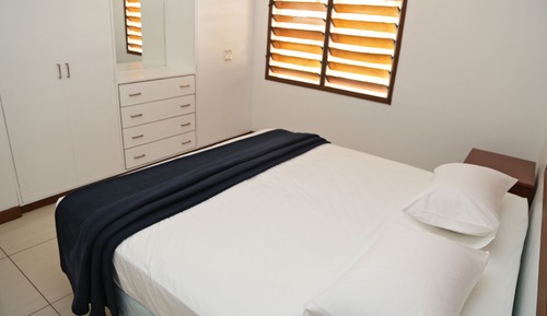 Chambre Double, salle de bains commune