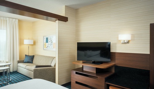 Suite, 1 très grand lit et 1 canapé-lit