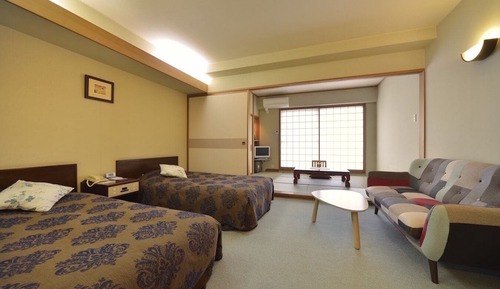 Chambre avec lits jumeaux (Twin Room with Tatami area)