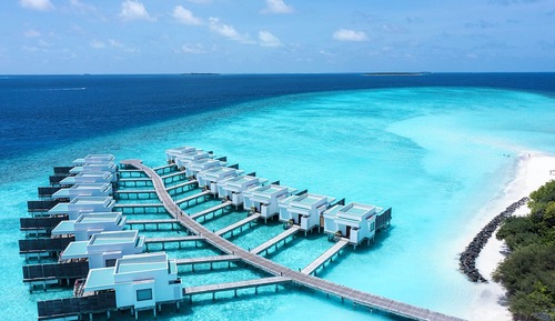 Villa (Lagoon with Pool)
