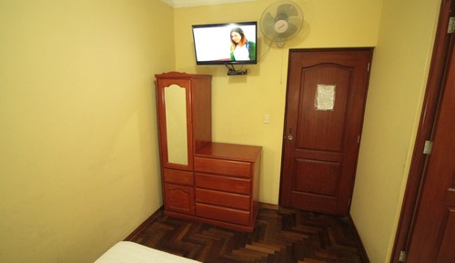 Chambre Simple Affaires, 1 lit une place, salle de bains privée
