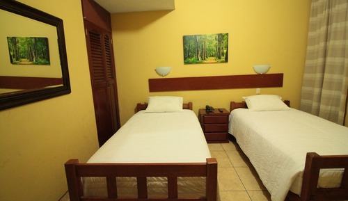 Chambre Standard avec lits jumeaux, 2 lits une place, salle de bains privée