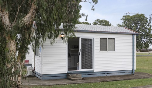 Cabane Standard (Sleeps 4)