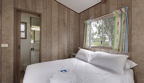 Cabane Standard (Sleeps 3)