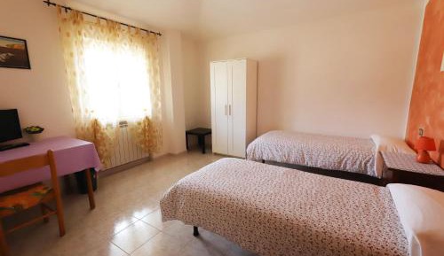 Large Double or Twin Room