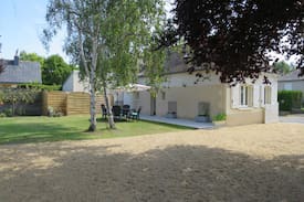 Saint-Clement-des-Levees Maison | GITE "LA VILLA BRUNE" - *** GITE DE FRANCE