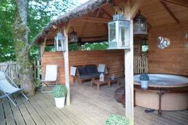 Chalais Autre | Cabane perchée et son Jacuzzi privatif (38°)