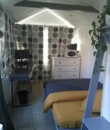 Cremieu Appartement | Dépendance ds résidence privée, centre de Cremieu