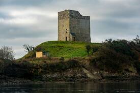 Ardnatrush Autre | Rincolisky Castle at Roaring Water Bay