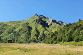 Aydat Maison | Gîte au pied des volcans d'Auvergne Chambre Margot