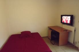 Merignac Maison | Vaste chambre double avec accès au jardin.