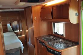 Mauguio Autre | belle caravane toute équipée avec terrasse